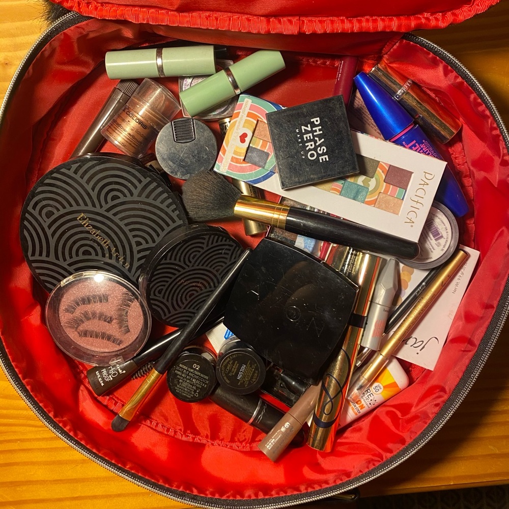 Makeup Bundle Brand Names MAC IT ELIZABETH ARDEN